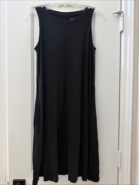 Black Sleeveless Dress